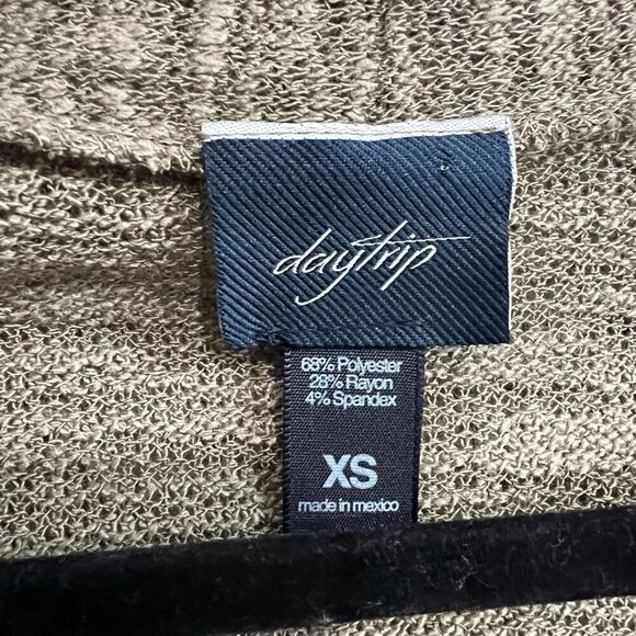 Daytrip Olive Black Lightweight Animal Print Cardigan XS - Picture 4 of 8